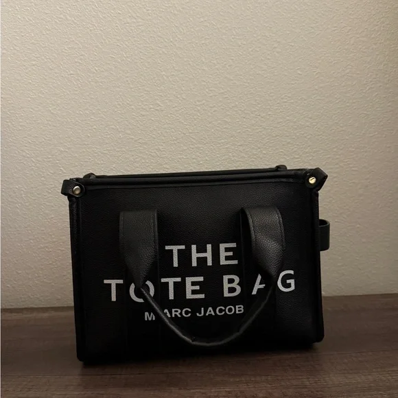 Copy-Marc Jacobs Black Tote with strap Bag with Leather Handles - Picture 2 of 6